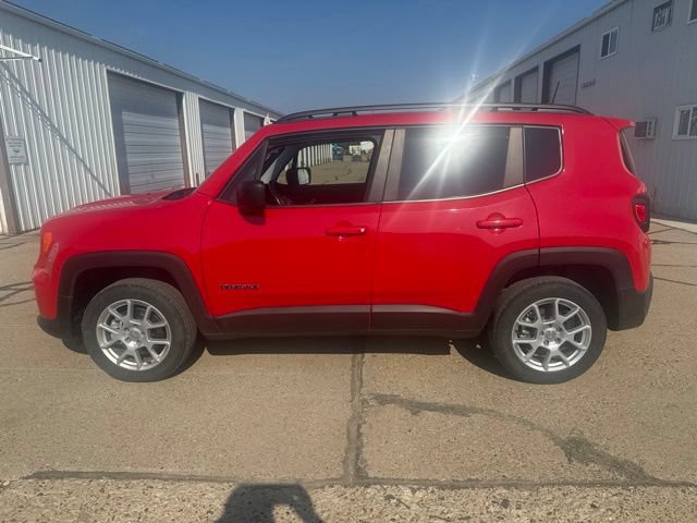 Used 2023 Jeep Renegade Latitude w/ Premium Group AWD/4WD image 7