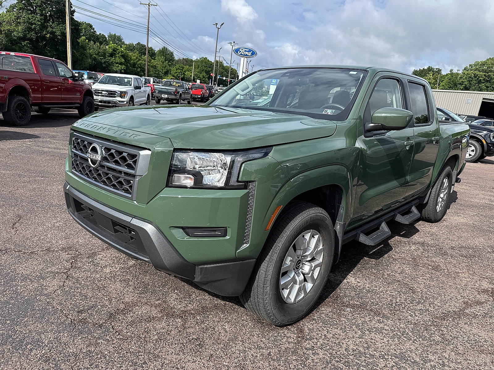 Used 2023 Nissan Frontier SV w/ Tow Package AWD/4WD image 4