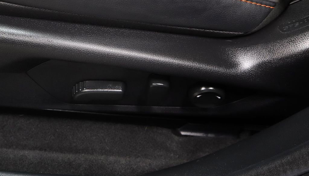 Used 2025 Subaru Crosstrek 2.5i Limited w/ Crosstrek Mirror Package image 25