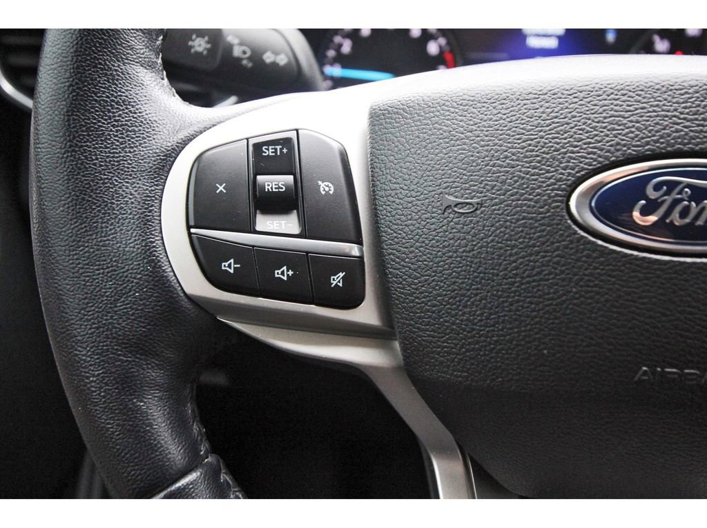 Certified 2022 Ford Explorer XLT w/ Equipment Group 202A image 18