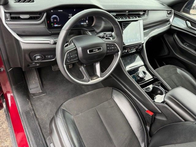 Used 2023 Jeep Grand Cherokee Altitude image 11