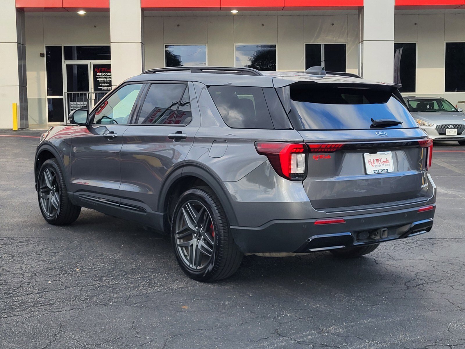 Certified 2025 Ford Explorer ST-Line w/ ST-Line Street Pack AWD/4WD image 6