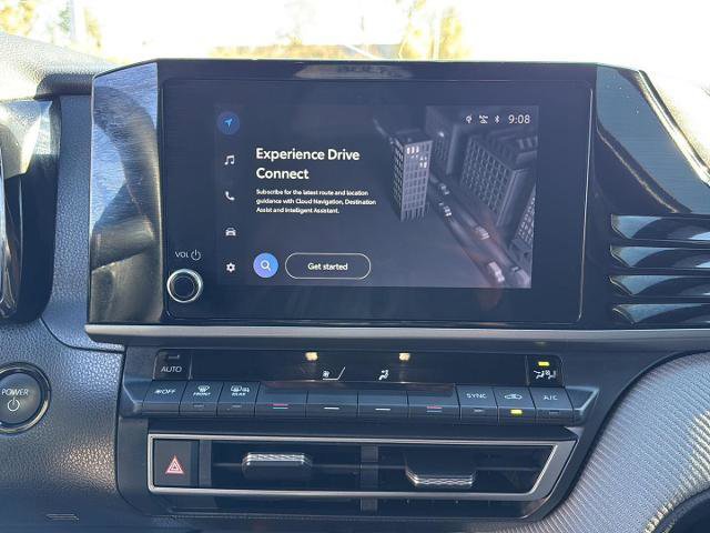 Used 2025 Toyota Camry SE w/ Convenience Package image 17