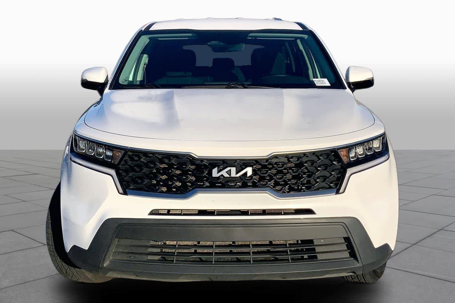 Used 2023 Kia Sorento LX FWD image 4