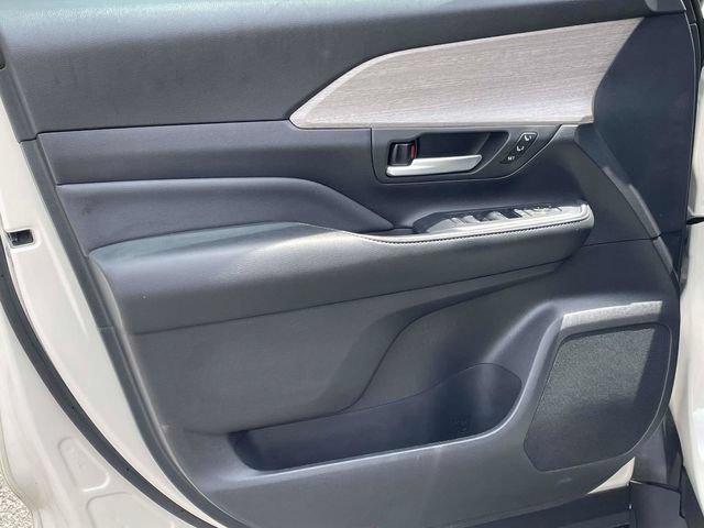 Used 2024 Toyota Grand Highlander FWD image 12