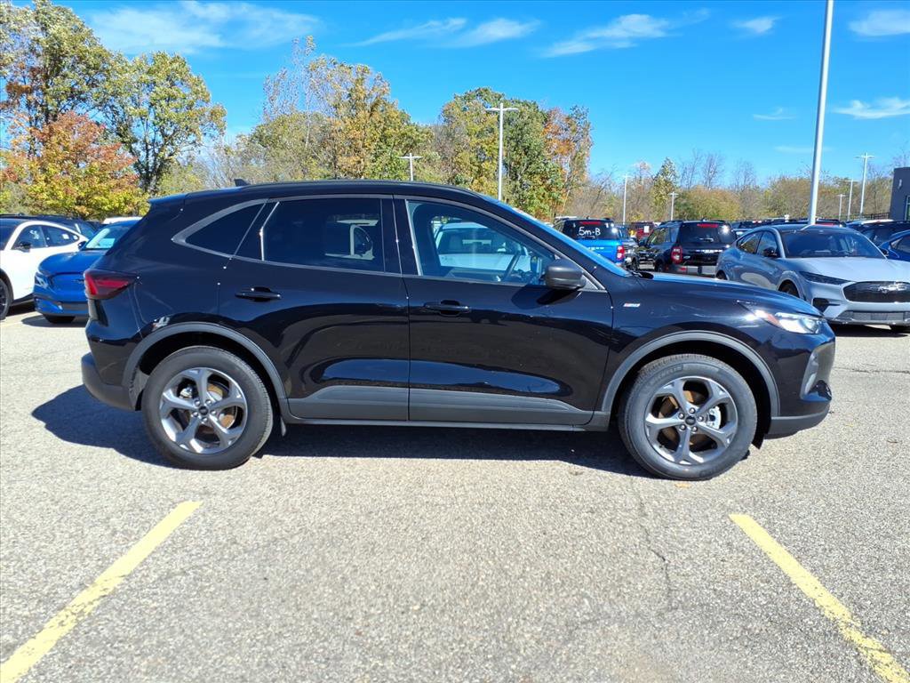 Certified 2025 Ford Escape ST-Line image 6