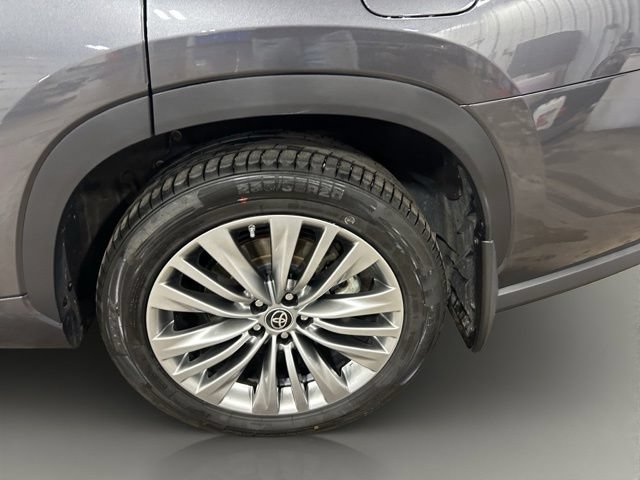Used 2021 Toyota Highlander Platinum AWD/4WD image 36