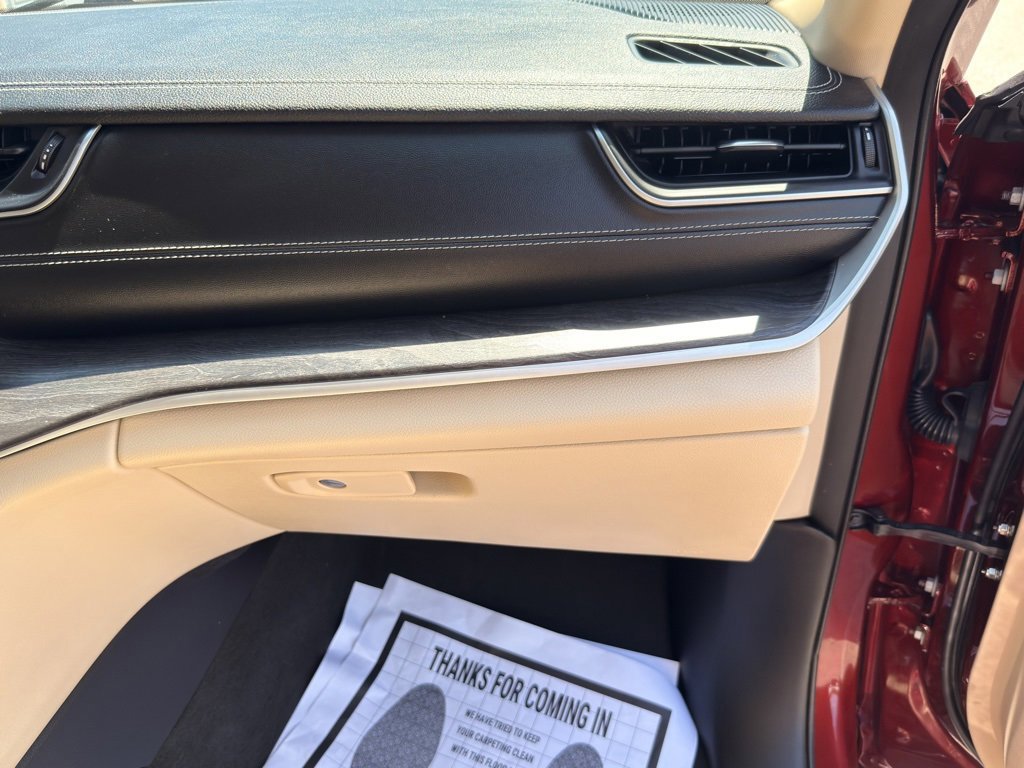 Used 2021 Jeep Grand Cherokee L Limited image 20