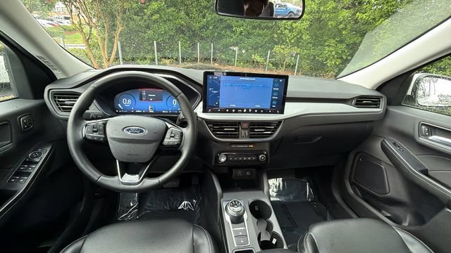 Certified 2024 Ford Escape Platinum AWD/4WD image 25