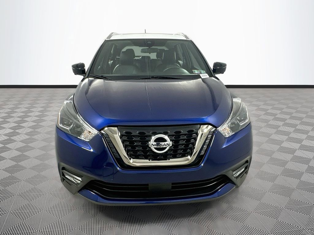 Used 2020 Nissan Kicks SR w/ SR Premium Package FWD image 3