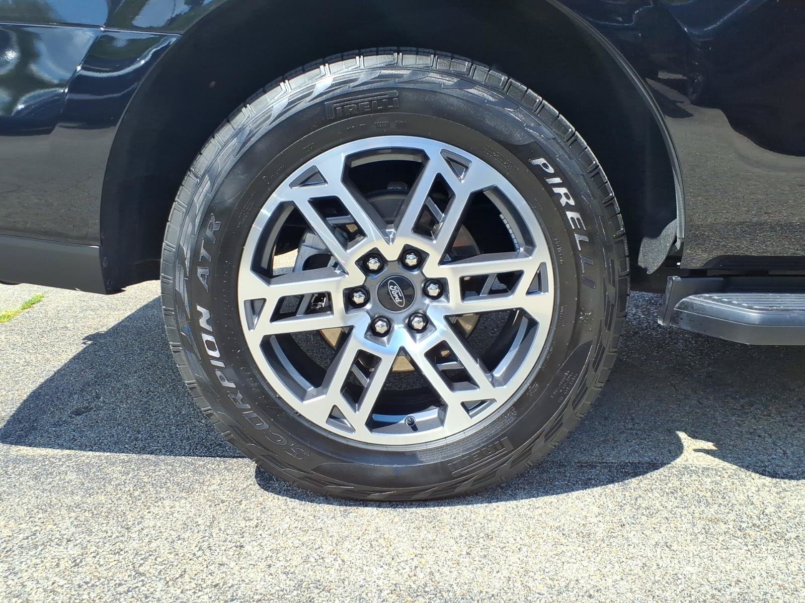 Certified 2025 Ford Expedition Active AWD/4WD image 7