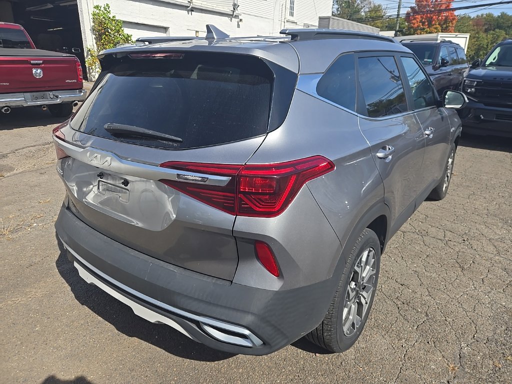 Used 2022 Kia Seltos EX AWD/4WD image 5