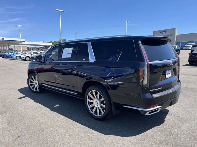 Used 2024 Cadillac Escalade ESV Premium Luxury Platinum image 4
