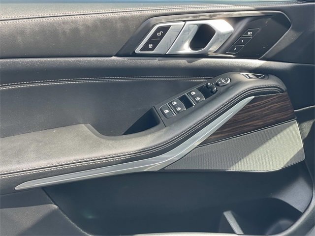 Used 2024 BMW X5 sDrive40i w/ Premium Package image 16