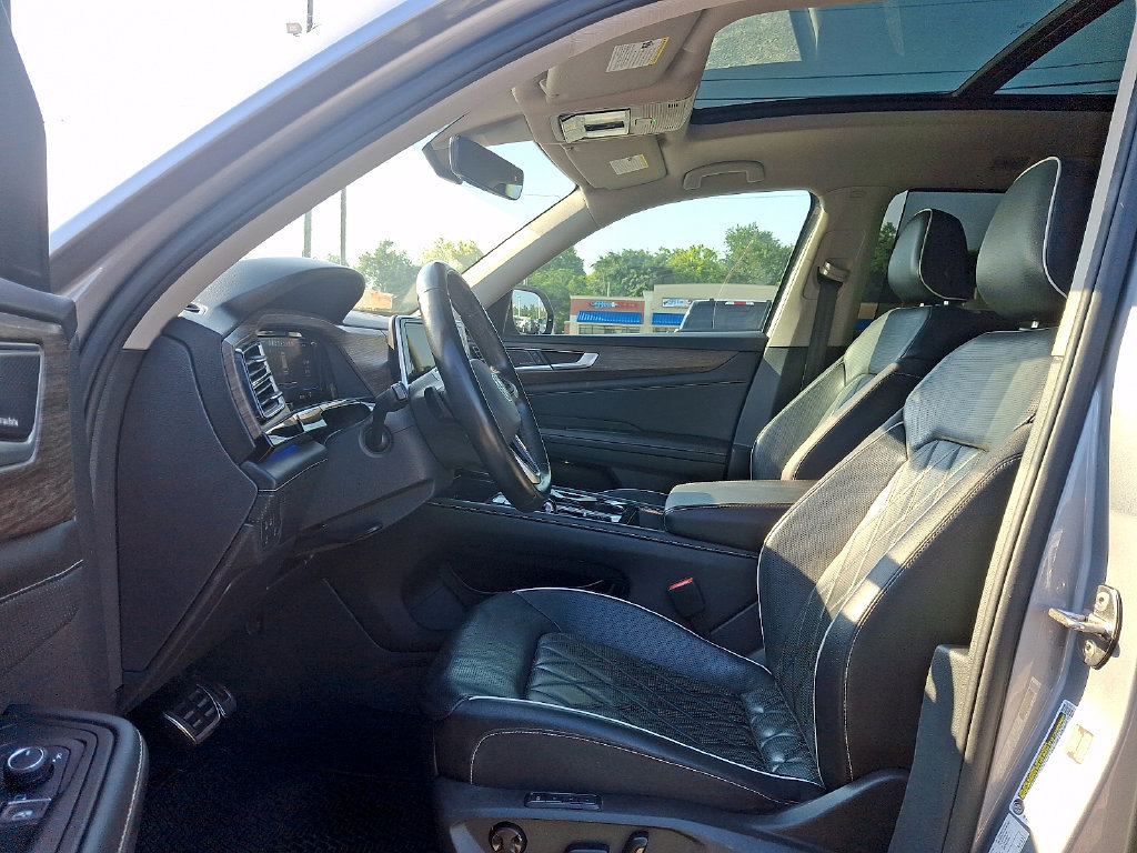 Used 2024 Volkswagen Atlas SEL Premium R-Line AWD/4WD image 13