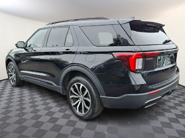 Certified 2025 Ford Explorer ST-Line AWD/4WD image 4