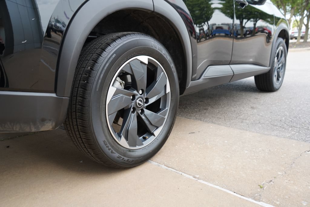 Used 2025 Nissan Rogue SV FWD image 7
