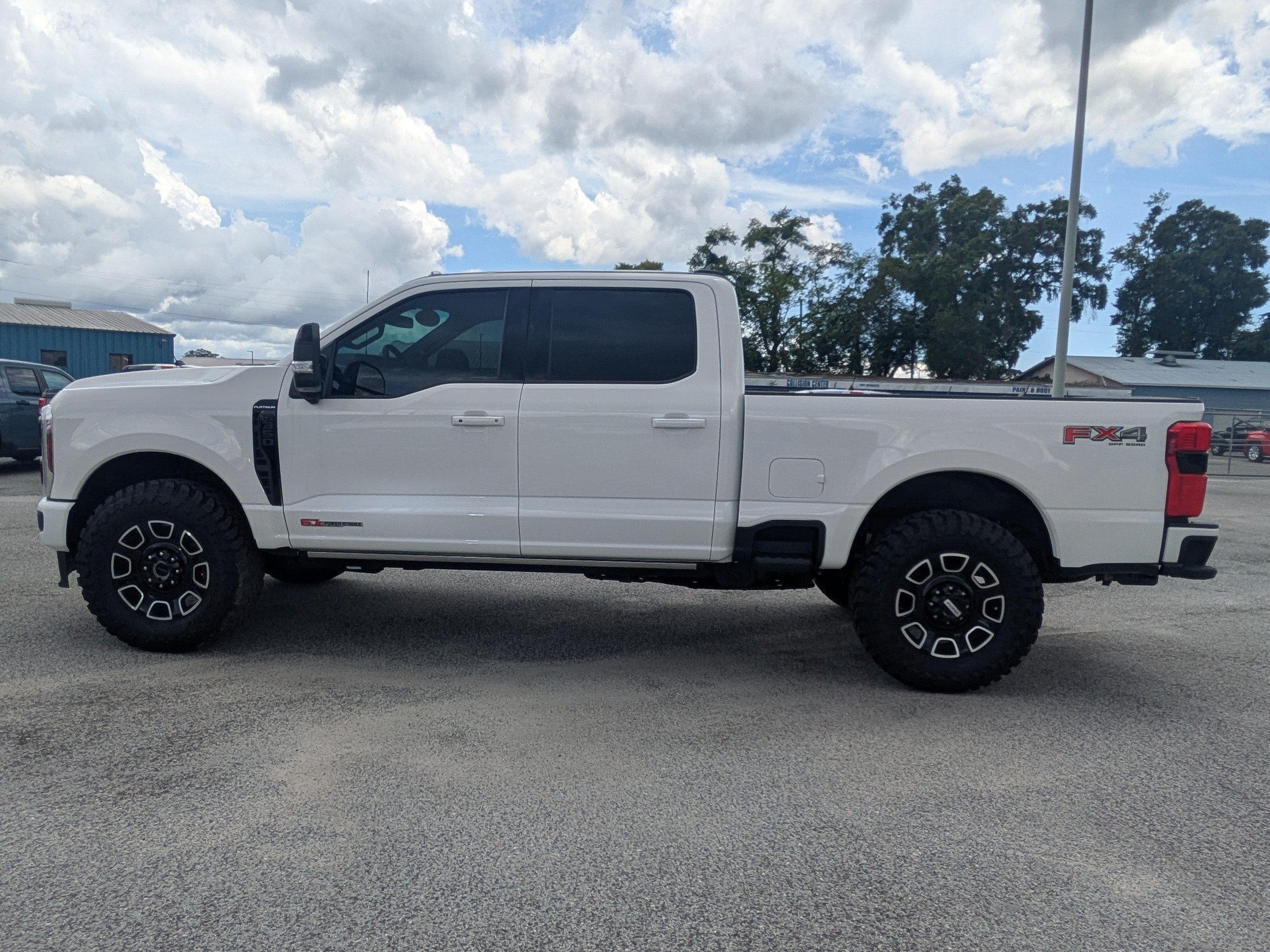 Certified 2025 Ford F350 Platinum w/ FX4 Off-Road Package AWD/4WD image 7