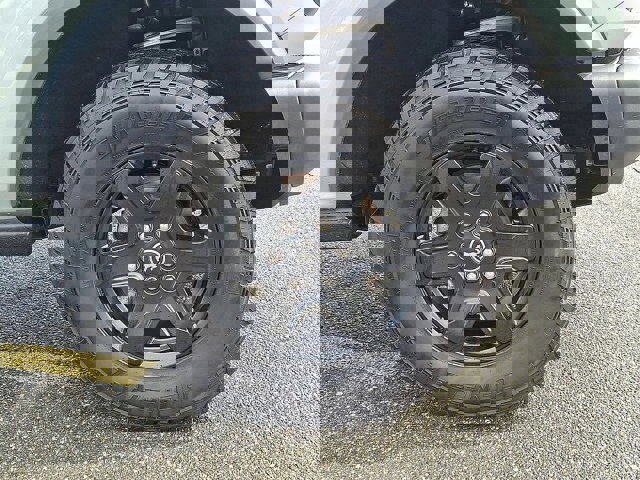 Certified 2024 Ford Bronco Black Diamond image 27