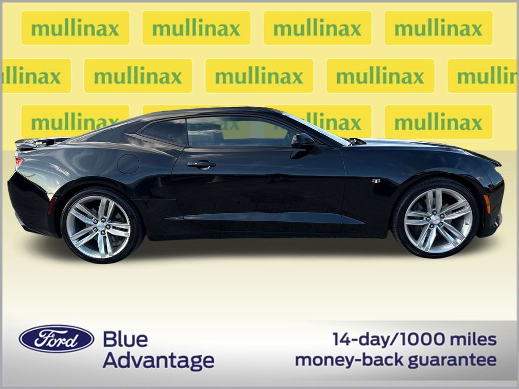 Used 2017 Chevrolet Camaro SS image 2