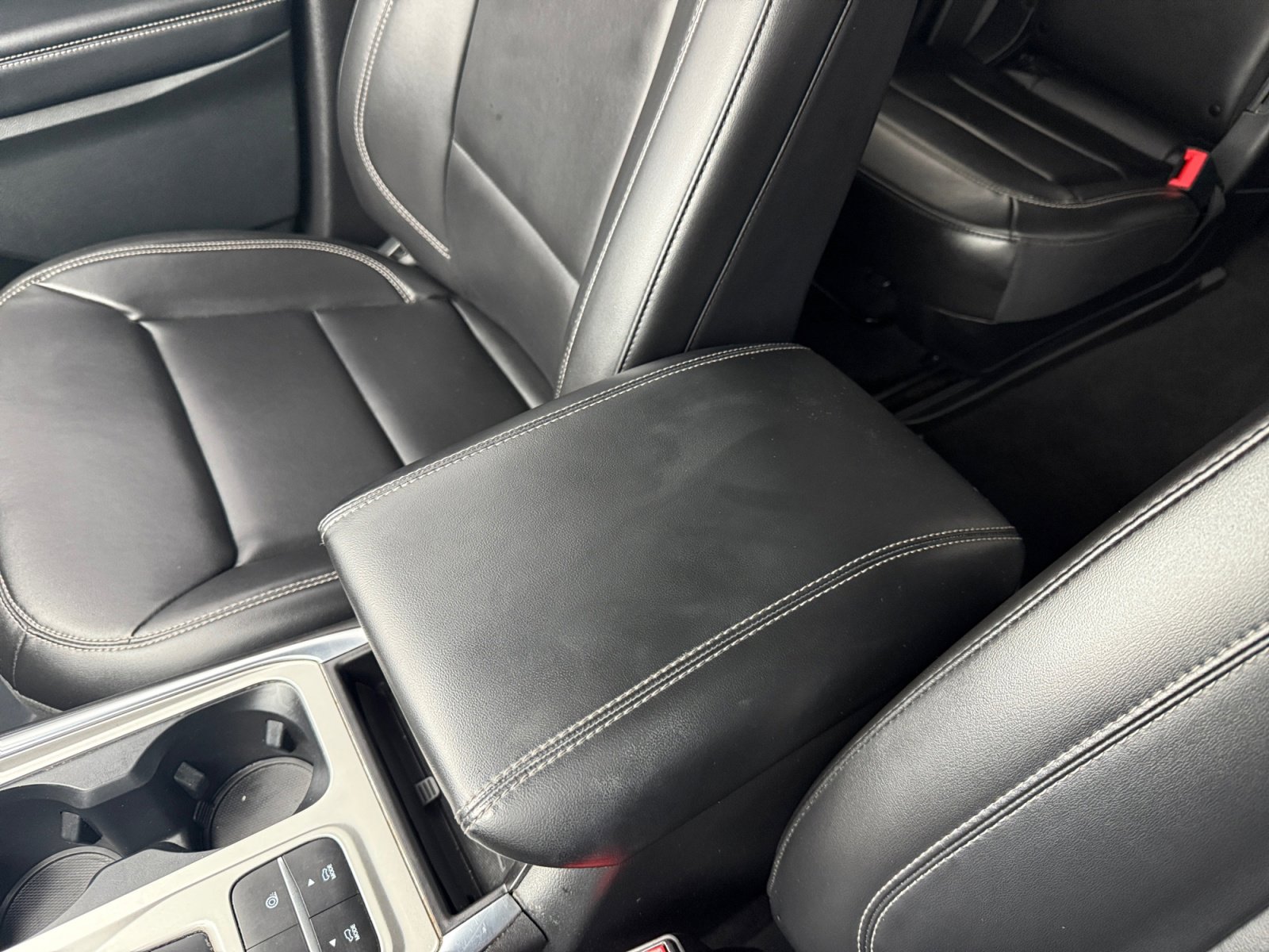 Certified 2022 Ford Explorer XLT w/ Equipment Group 202A image 14