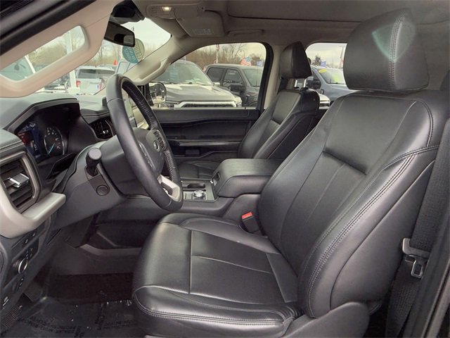 Certified 2022 Ford Expedition XLT image 6