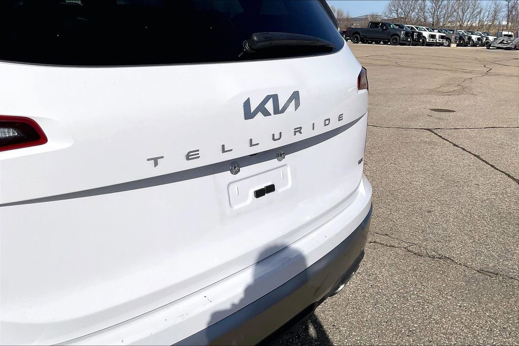 Used 2025 Kia Telluride S image 6