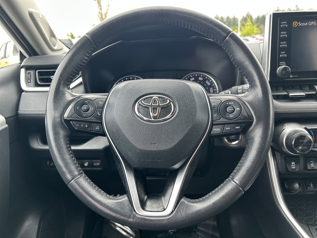Used 2019 Toyota RAV4 XLE Premium w/ Cold Weather Package AWD/4WD image 20