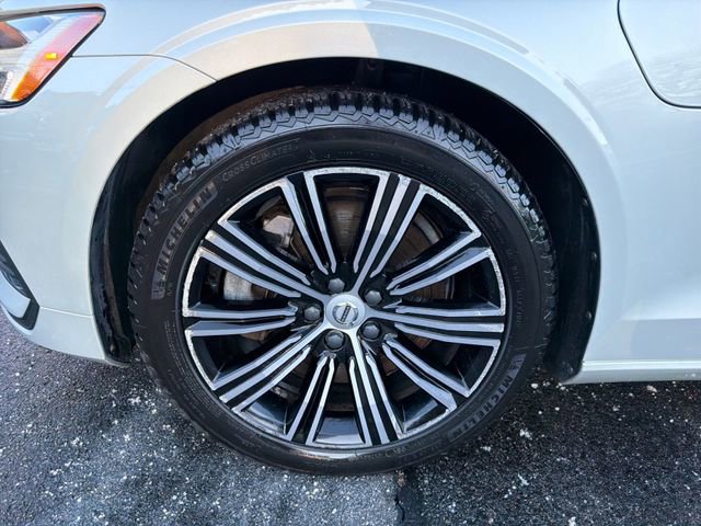 Used 2022 Volvo S60 T8 Inscription w/ Climate Package image 15