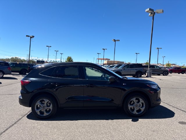 Certified 2025 Ford Escape ST-Line AWD/4WD image 6