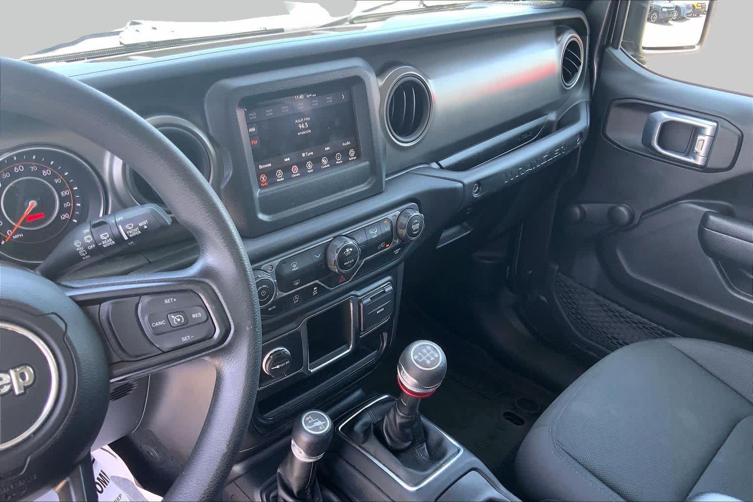 Used 2022 Jeep Wrangler Sport AWD/4WD image 7