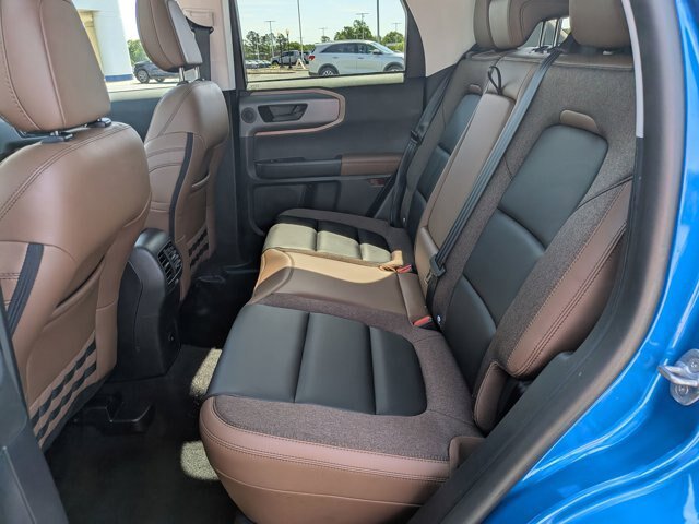 Certified 2025 Ford Bronco Sport Outer Banks w/ Outer Banks Tech Package+ AWD/4WD image 29