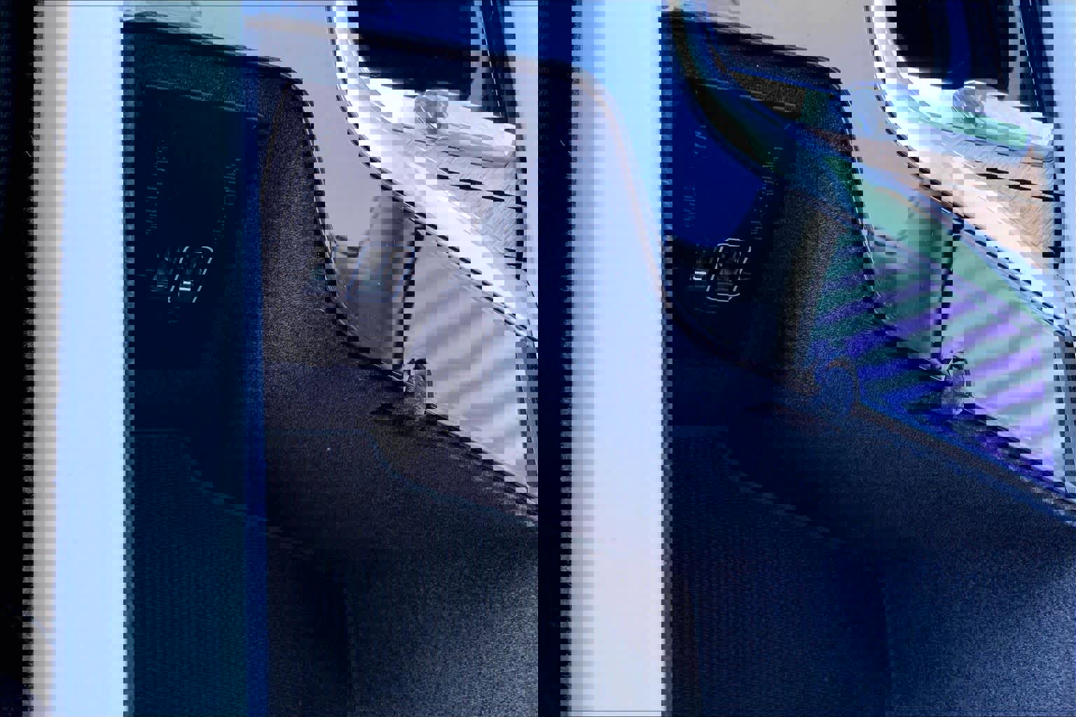 Used 2022 Volvo XC90 T6 Momentum w/ Advanced Package image 36