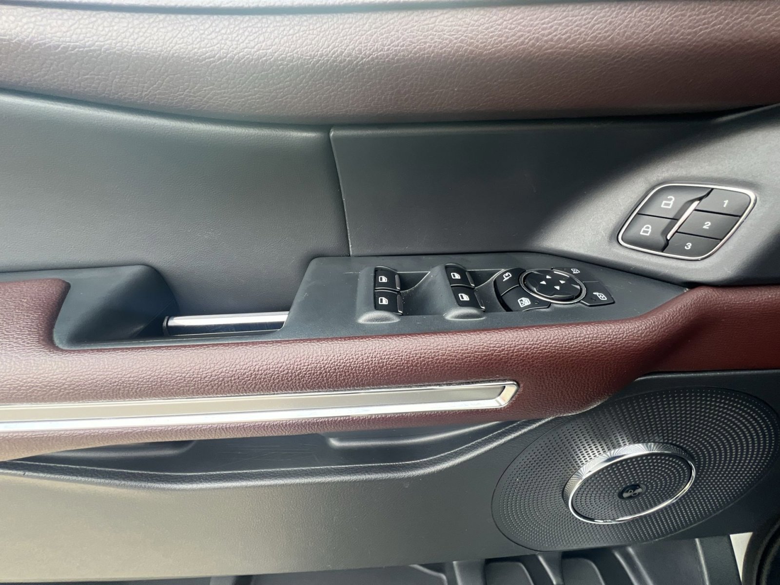 Certified 2023 Ford Expedition Limited image 15