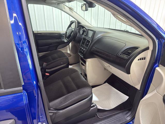 Used 2019 Dodge Grand Caravan SE w/ UConnect Hands-Free Group FWD image 30