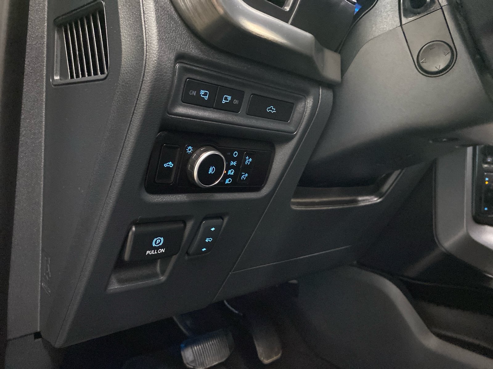 Certified 2023 Ford F150 Lariat w/ Equipment Group 502A High AWD/4WD image 18