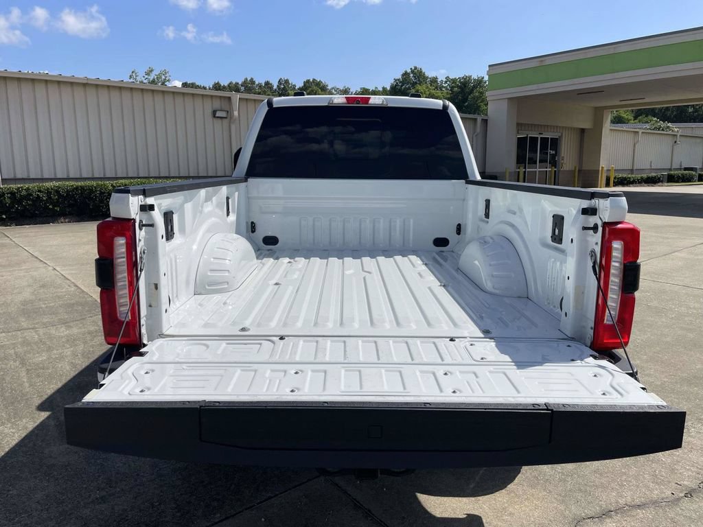 Certified 2023 Ford F250 XLT w/ Black Appearance Package AWD/4WD image 9