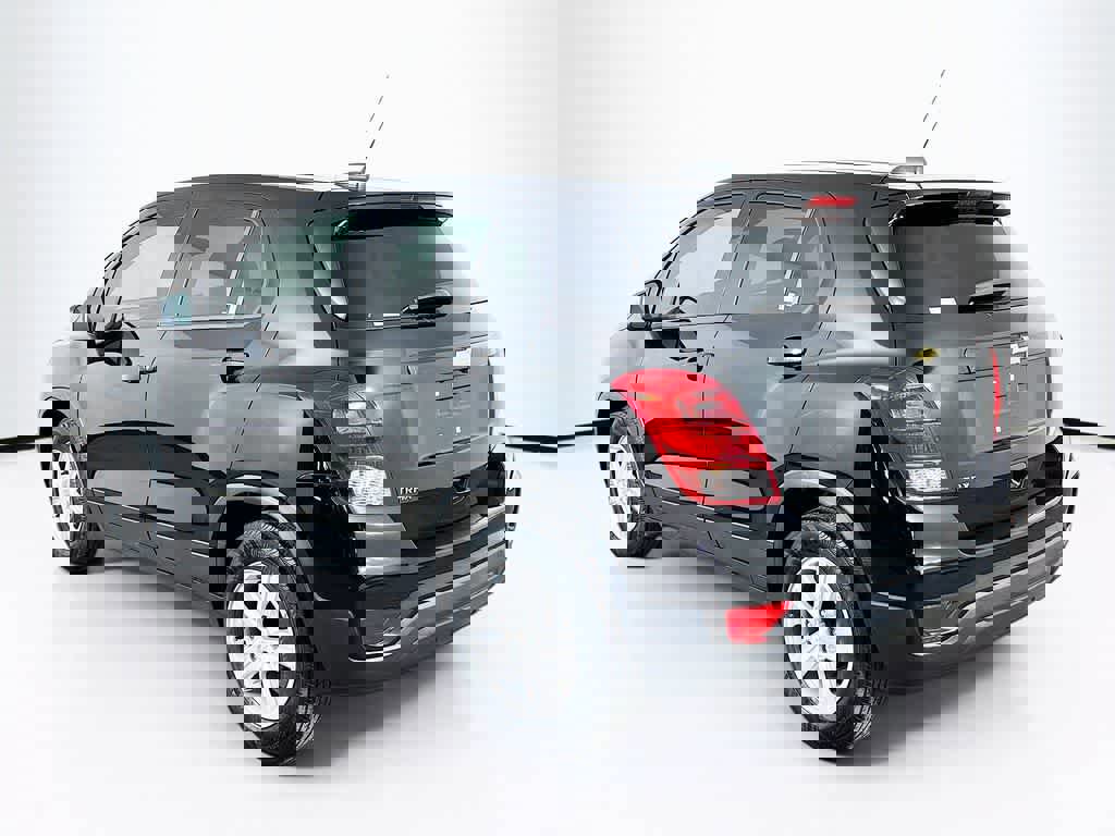 Used 2020 Chevrolet Trax LS w/ Tint and Cruise Package image 3