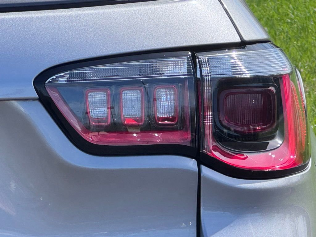 Used 2022 Jeep Compass Trailhawk AWD/4WD image 13