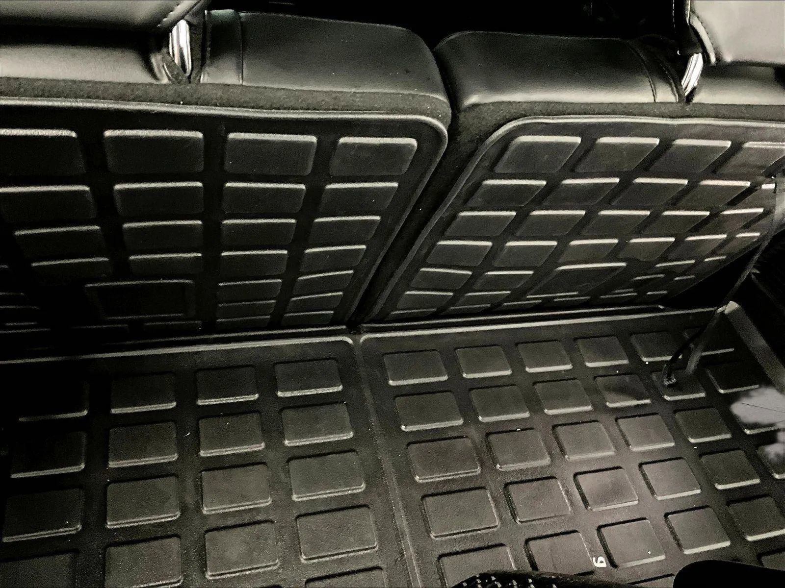 Certified 2022 Ford Explorer XLT w/ Equipment Group 202A image 35