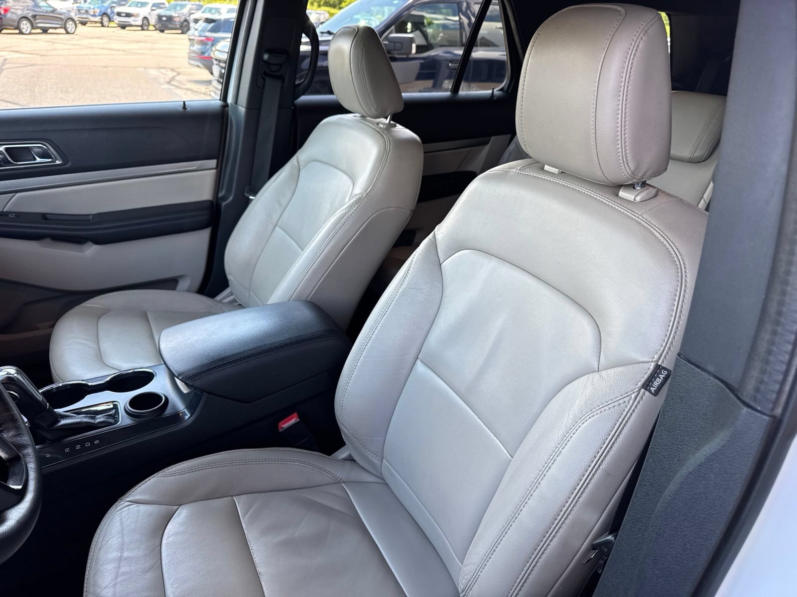 Certified 2018 Ford Explorer XLT w/ Equipment Group 202A FWD image 22