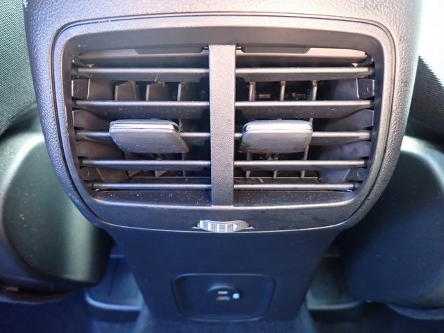 Certified 2022 Ford Escape SE w/ SE Sport Appearance Package image 18