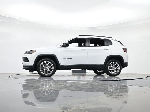 Used 2023 Jeep Compass Latitude AWD/4WD image 36