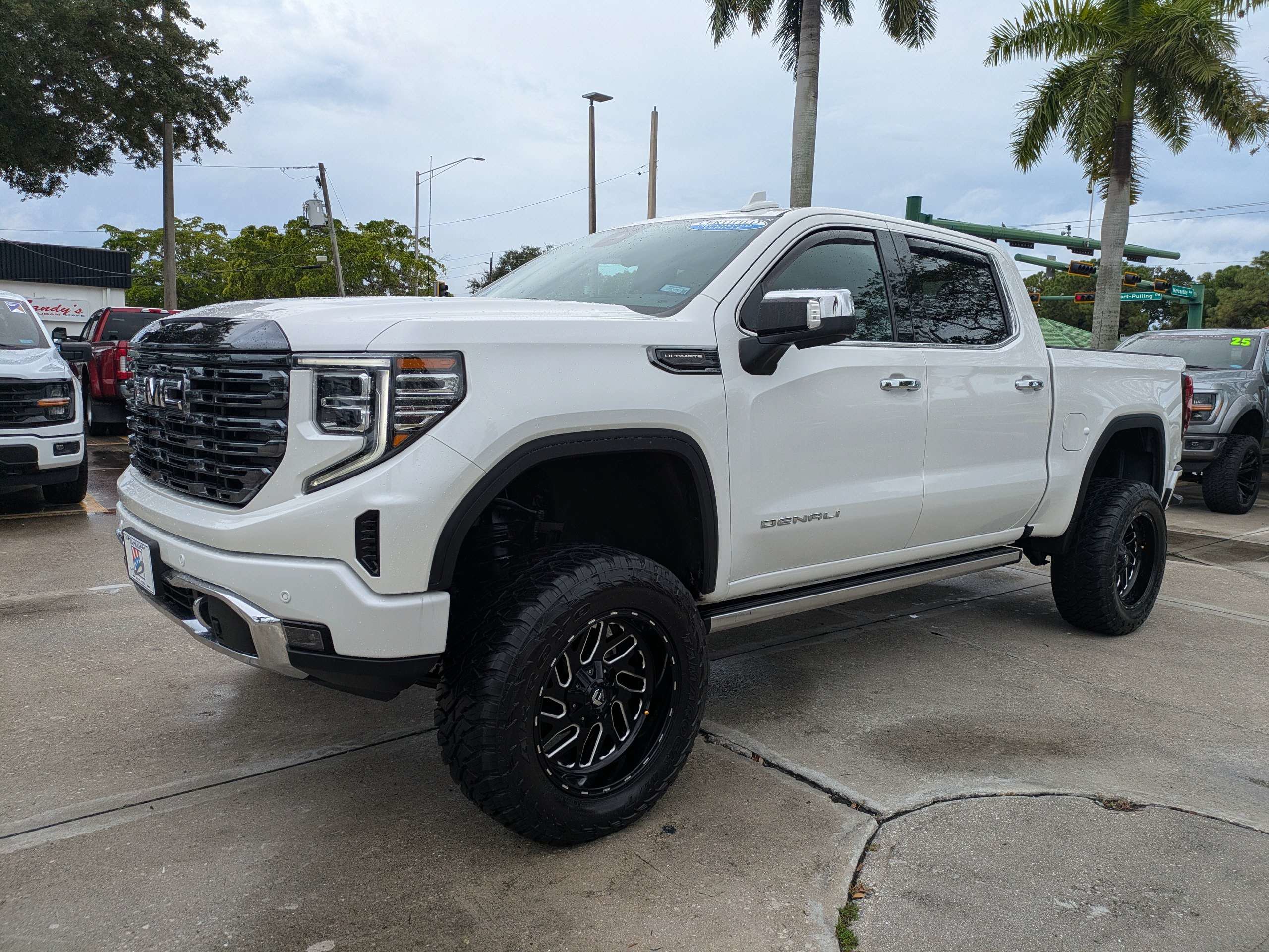 Used 2022 GMC Sierra 1500 Denali Ultimate AWD/4WD image 7