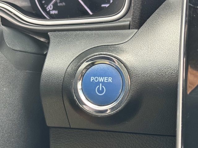 Used 2021 Toyota Avalon Limited image 16