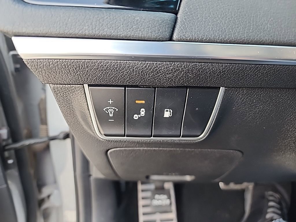 Used 2021 Kia Stinger GT-Line w/ Sun & Sound Package image 17