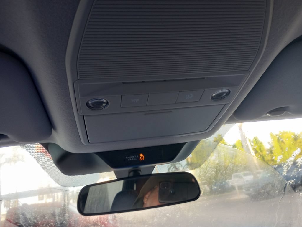 Used 2025 Nissan Kicks SR FWD image 29