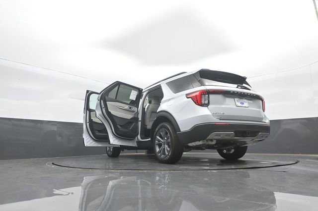 Certified 2025 Ford Explorer Active w/ Active Comfort Package AWD/4WD image 45