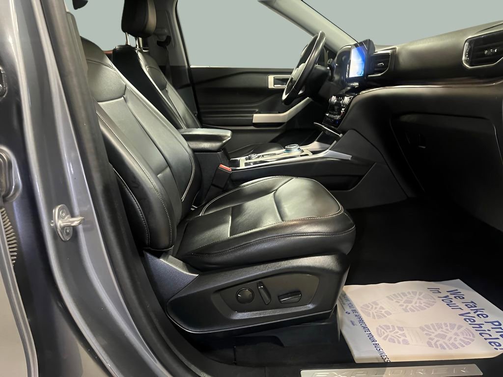 Certified 2021 Ford Explorer Limited w/ Equipment Group 301A image 30