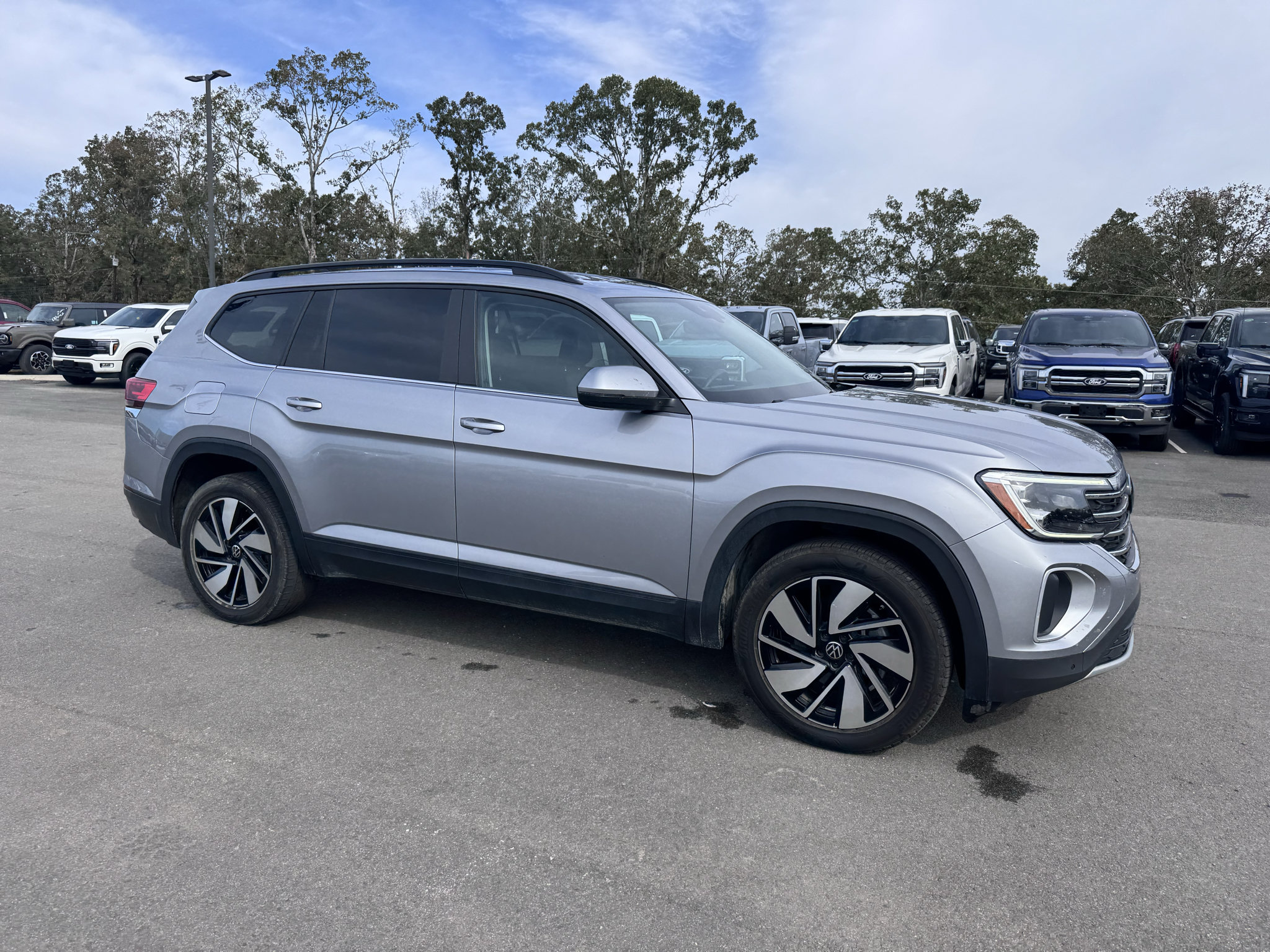 Used 2024 Volkswagen Atlas SE AWD/4WD image 7